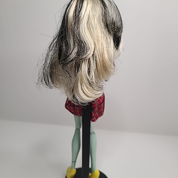 Monster High Frankie Stein Scaris City of Frights Doll - wrong cloths - Picture 5 of 5